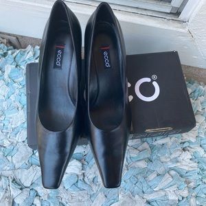 Ladies ECCO Heels 👠 ACCEPTING OFFERS